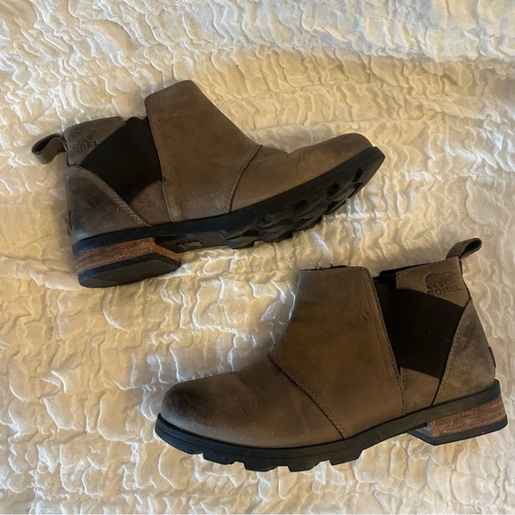 Sorel Emelie Chelsea Waterproof Leather Boots Gray Size 7 - Picture 2 of 10